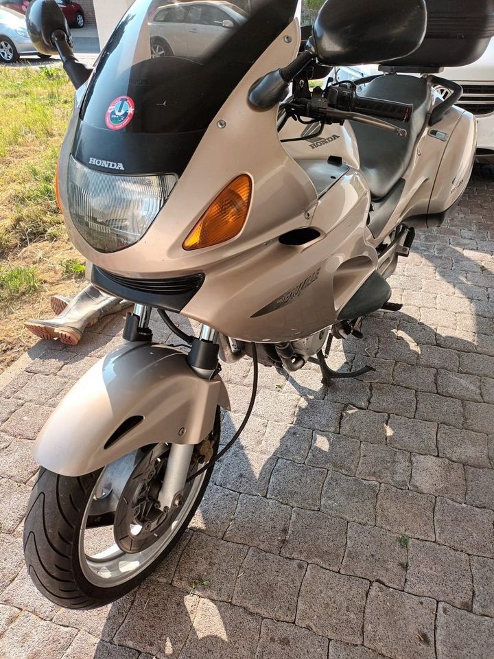 Honda NT 650 V Deauville in Sinzig