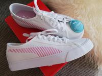 Weiße Puma Sneaker Größe 40, Neu und OVP, Memory Fußbett Bayern - Mitterteich Vorschau