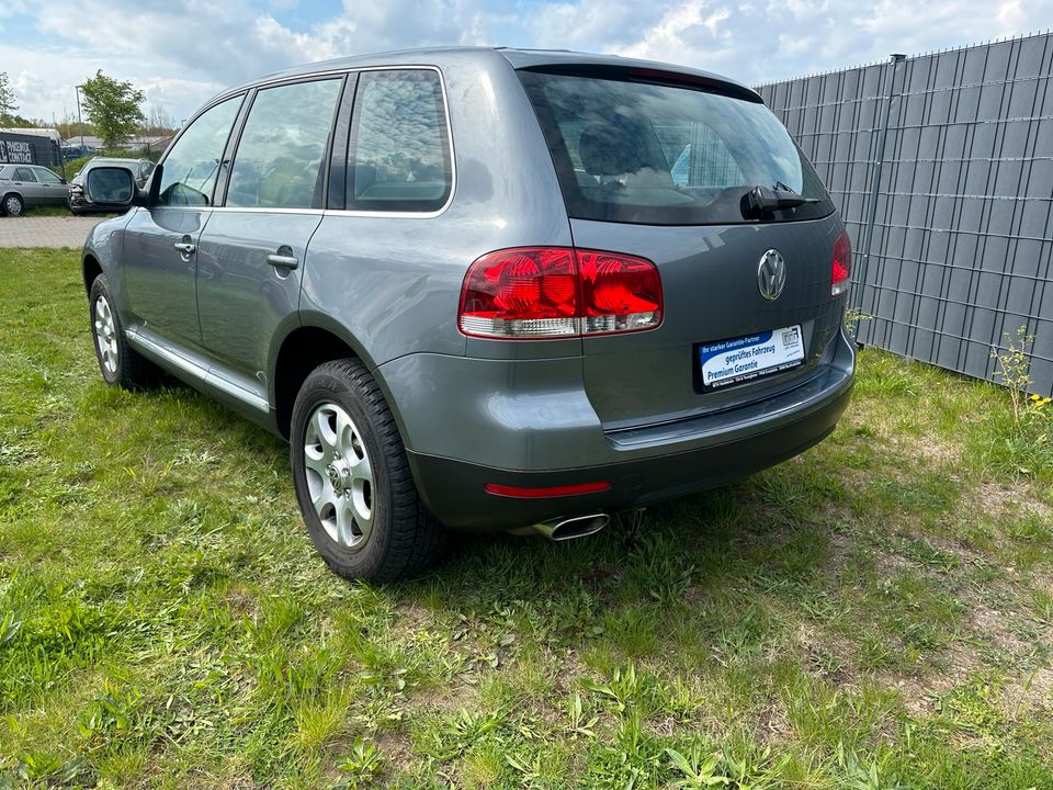 VW Touareg V8 4,2 ,,,NEUWAGEN ZUSTAND ““ WENIG KM SELTEN in Buchholz (Aller)