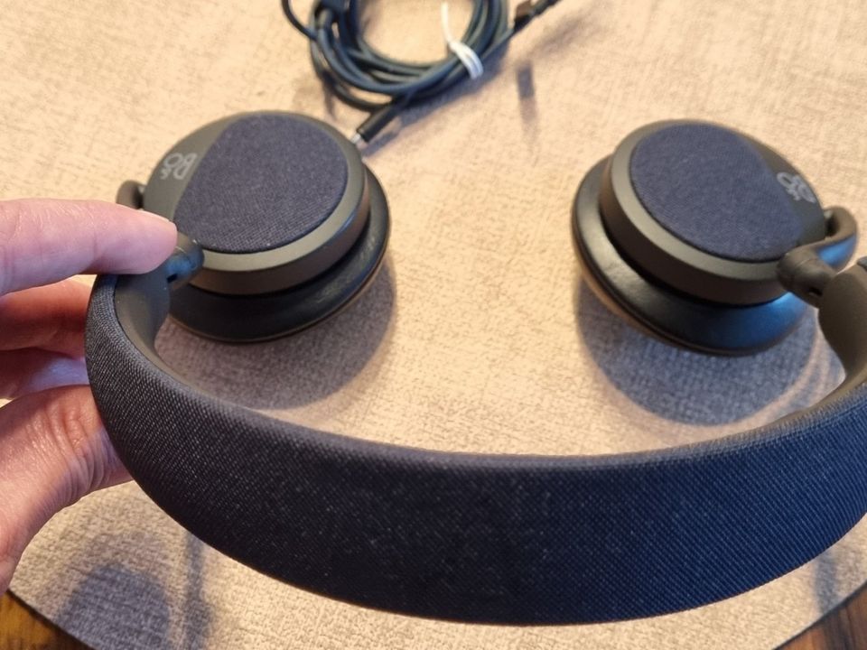 Bang & Olufsen Beoplay H2 On-Ear Kopfhörer carbon blau, wie NEU in Hamburg