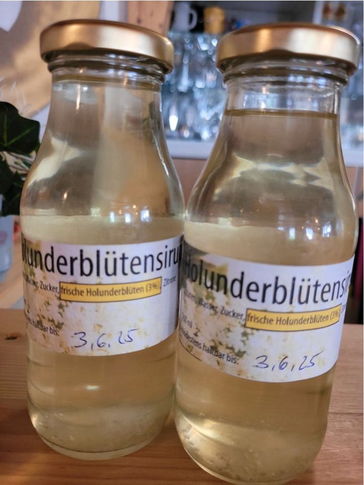 Holunderblütensirup Flasche 260ml je 4€ in Maroldsweisach