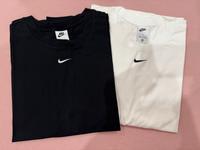 Neu- Set- Nike Damen T- Shirts- Schwarz/ Weiß- Größe XL Bayern - Gaimersheim Vorschau