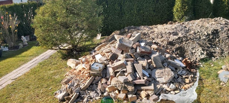 Bauschutt,  Füllmaterial, Betonschutt zu verschenken in Niederau