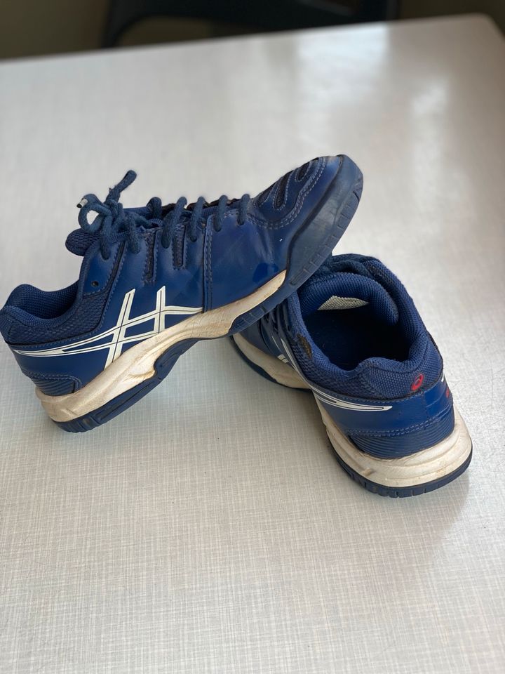 Turnschuh Asics 35 in Braunschweig