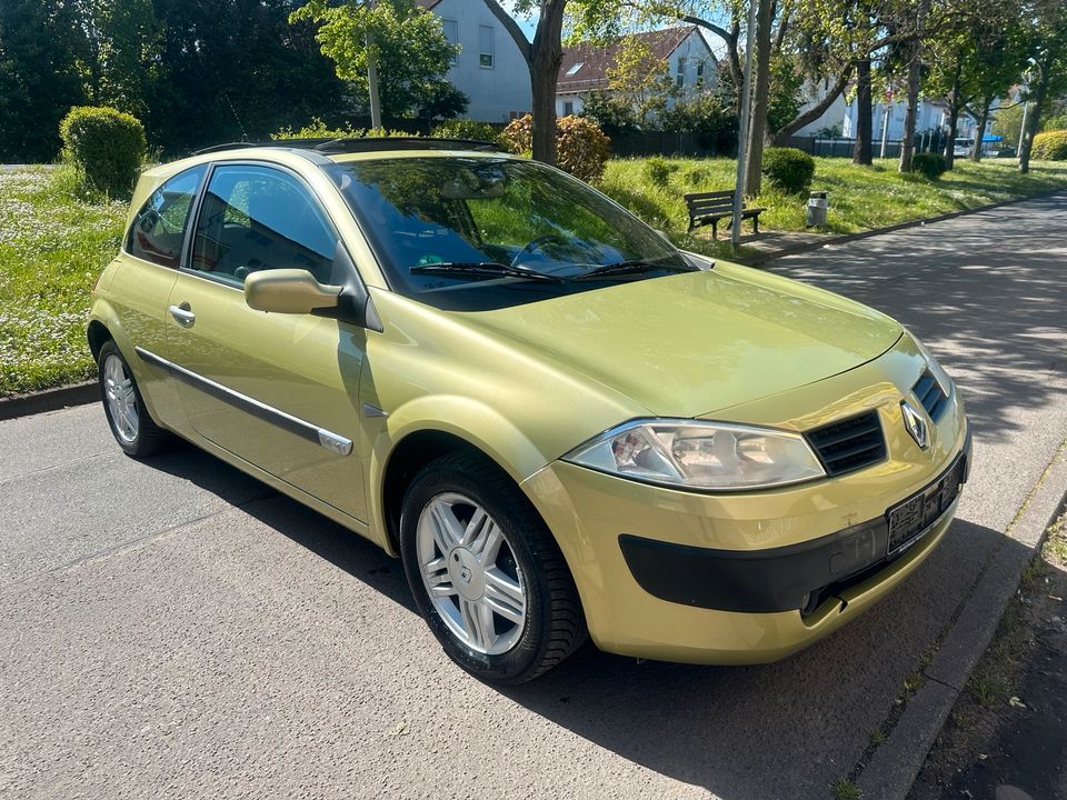 Renault Megane 1.6 16V Luxe Dynamique in Raunheim