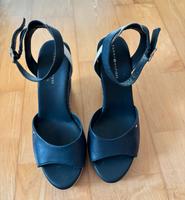 Tommy Hilfiger Sandale Wedges Keilabsatz blau Leder Gr. 38  TOP° Bayern - Wasserburg Vorschau