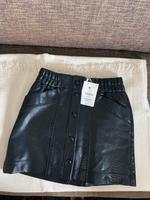 Highwaist Mini Rock Kunstleder schwarz Bershka S 36 NEU Nordrhein-Westfalen - Gladbeck Vorschau
