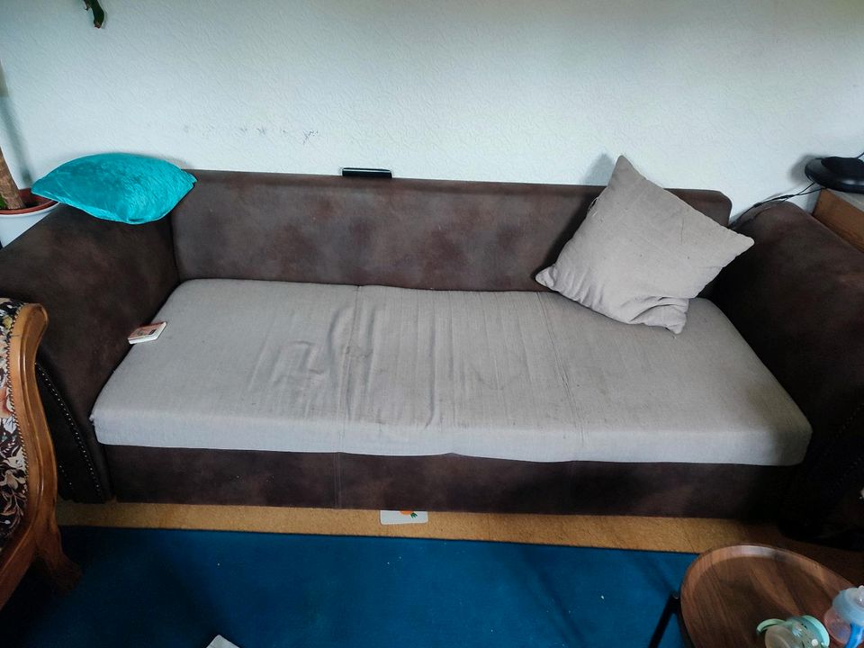 Sofa mit Ausziehfunktion Sperrmüll am 24.5. in Rottweil