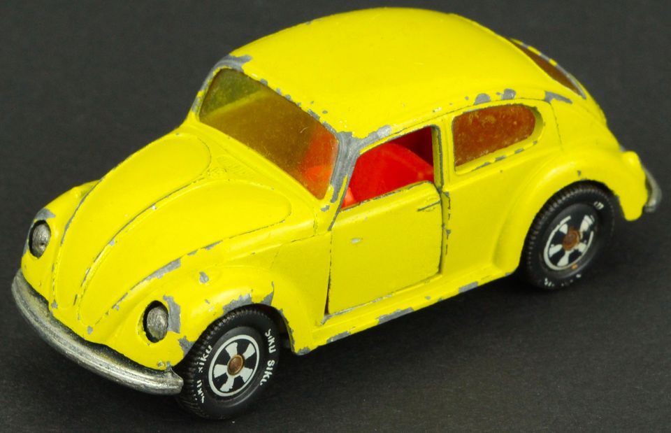 Siku VW 1300 Käfer gelb-grün Modell-Auto 1:60 Spielzeug-Auto in Elze