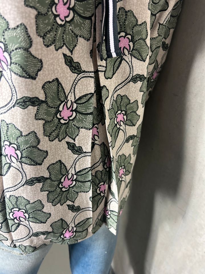 Lieblingsstück Oberteil Bluse floral neu L 40 3360 in Erlabrunn