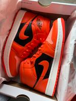 NIKE Air Jordan 1 mid SE Bayern - Wang Vorschau
