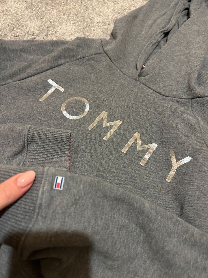 Tommy Hilfiger pullover in Wiesbaden