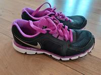Sportschuhe von Nike Größe 38,5 Brandenburg - Bernau Vorschau