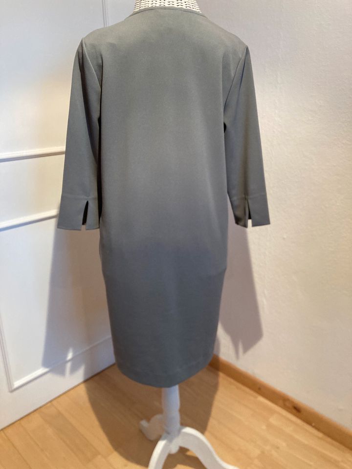 Kleid M grau/grün in Geversdorf