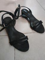 Zara Sandalen mit Riemen gr 40 Brandenburg - Luckenwalde Vorschau