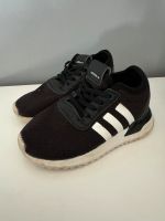 Süße #adidas Schuhe abzugeben Gr.24 Schleswig-Holstein - Ahrensburg Vorschau