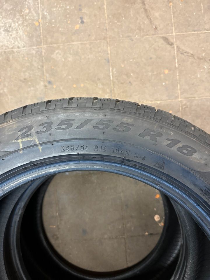 Pirelli 235 55 18 in Altena