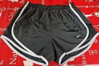 Nike DRI-FIT Shorts Gr. XS WIE NEU & schick! Brandenburg - Ferch Vorschau