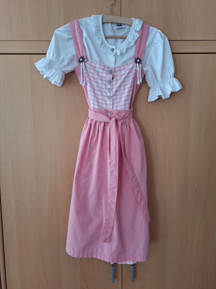 Mädchen Dirndl in Altenstadt Iller