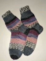 Selbstgestrickte Kindersocken Gr. 24/25 Niedersachsen - Bramsche Vorschau