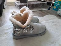 UGG Boots, Mini Boots, Silber metallic Niedersachsen - Buchholz in der Nordheide Vorschau