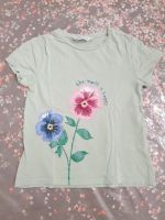 Hellgrünes T-Shirt mit Glitzer Blumen H&M Gr. 110/116 Berlin - Treptow Vorschau