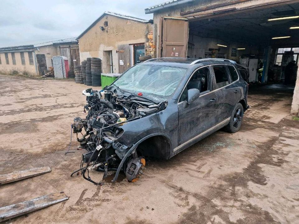 VW Touareg 3,0 tdi ,Achse und viele weitere Teile in Oranienbaum-Wörlitz