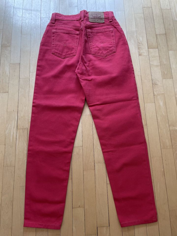 Levi's Levis Jeans Damen Gr. 36 38 rot wie neu in Hamburg