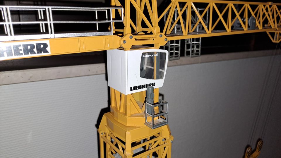 Liebherr 630 EC-H Turmdrehkran Baukran 1:50 Conrad 1250€* in Verl