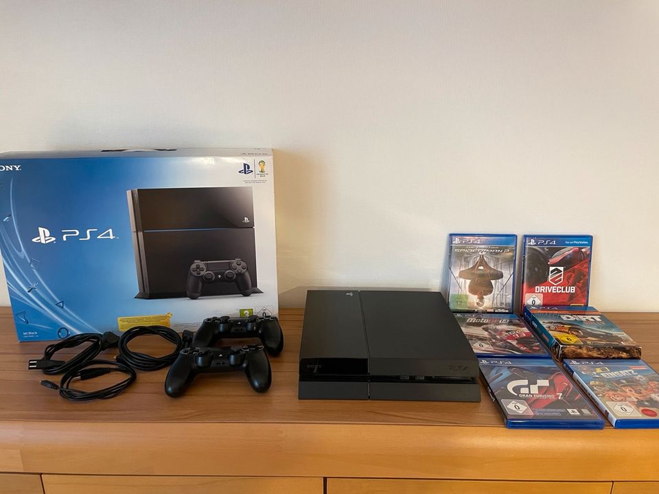 PS4 Playstation 4 500GB mit 2 Controllern und 6 Spielen wie Neu in Frielendorf