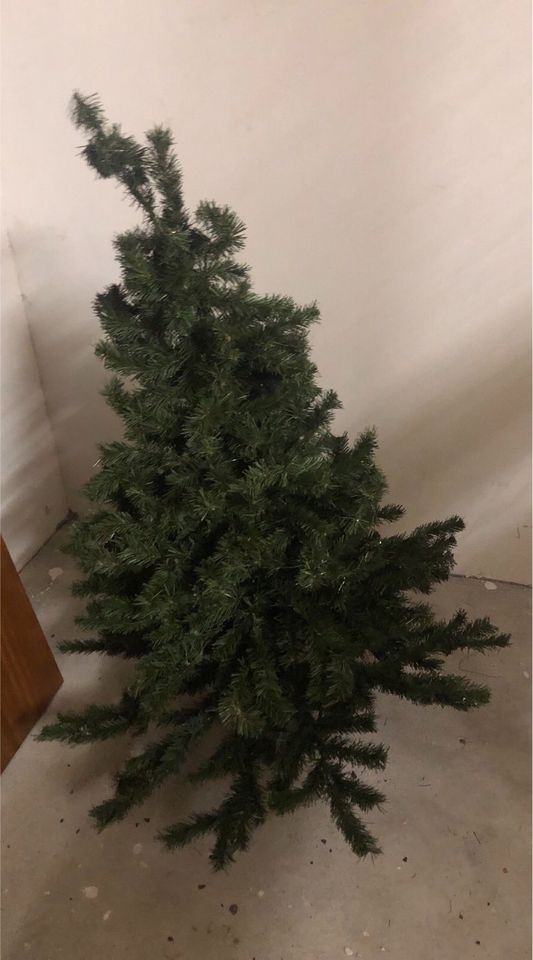 Kunststoff Weihnachtsbaum in Molfsee
