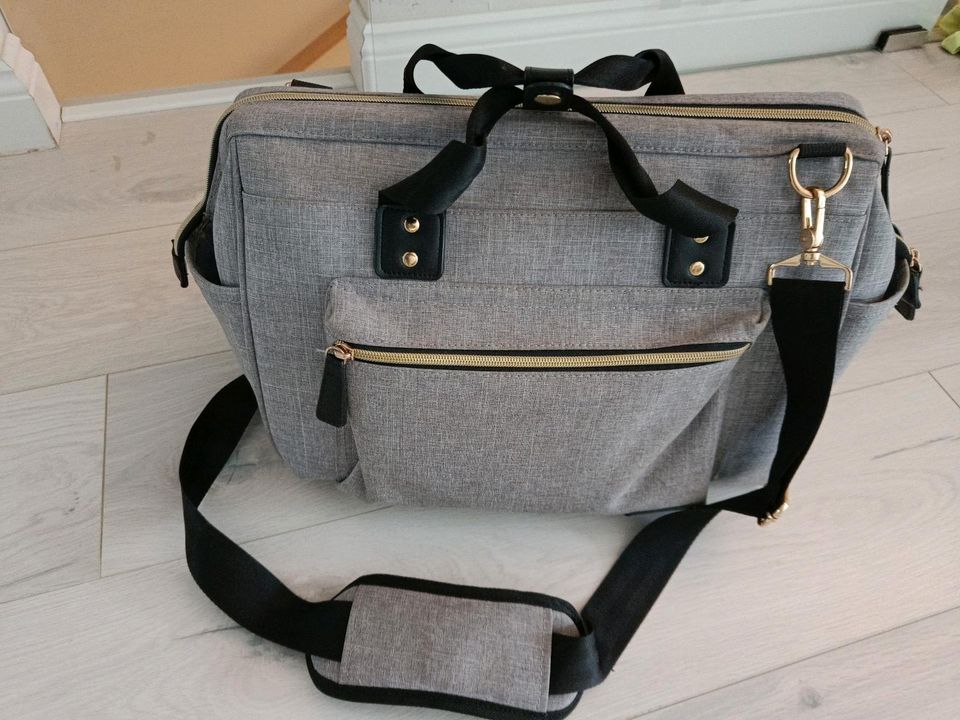 Wickeltasche Baby Kleinkind grau Ruvalino in Düsseldorf