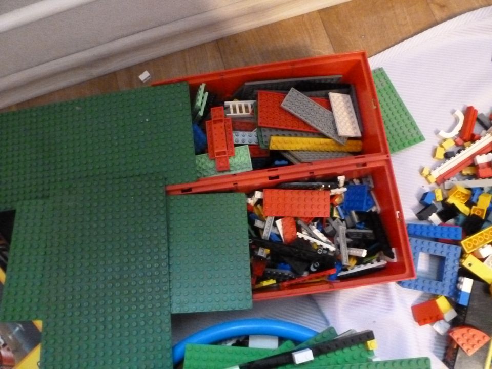 Lego gemischt Technik, City, und mehr 11 kg + einige Anleitungen in Dinslaken