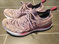 DAMEN Turn-/LAUFSCHUHE DAMEN RUNNINGSCHUHE GEL-CUMULUS 23 MK Niedersachsen - Staufenberg Vorschau