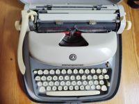 Adler Schreibmaschine 1950er/60er mit Koffer Friedrichshain-Kreuzberg - Kreuzberg Vorschau