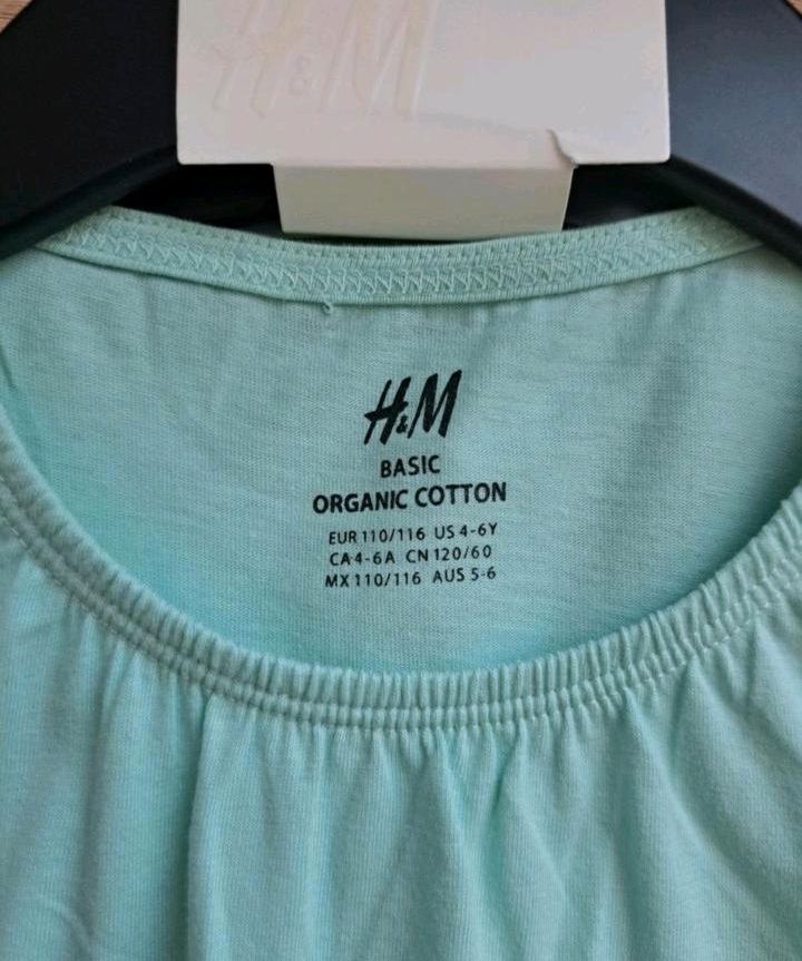 Neu mit Etikett: Mädchen Basic T-Shirts 110/116 von H&M in Herne
