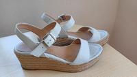 Weiße Plateau Sandalen Größe 38 Bayern - Kirchanschöring Vorschau
