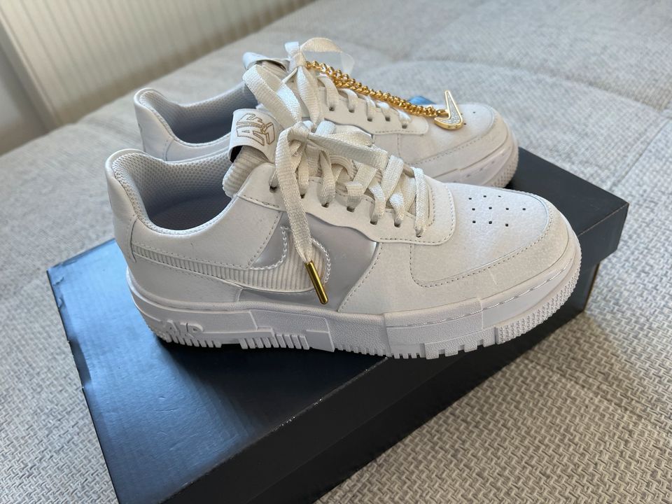 Nike WMNS AF1 Pixel Sonderedition Summit White in Nürnberg (Mittelfr)