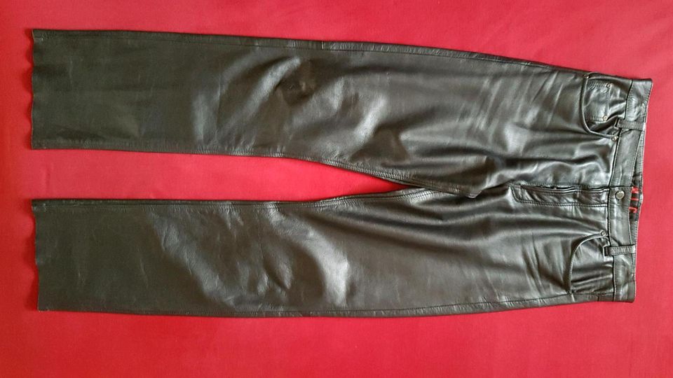 Lederhose / Bikerhose von NLC Nashville Leather Company, Gr. 33 in Zirndorf