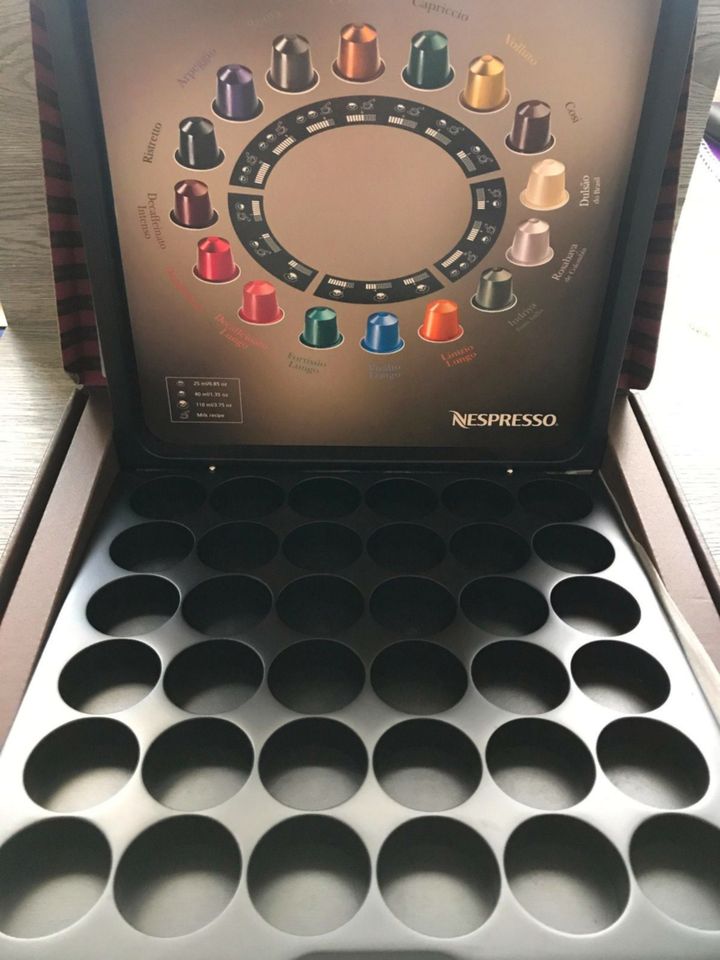 Discovery Box von Nespresso Kaffee Kapseln Deko in Bonn