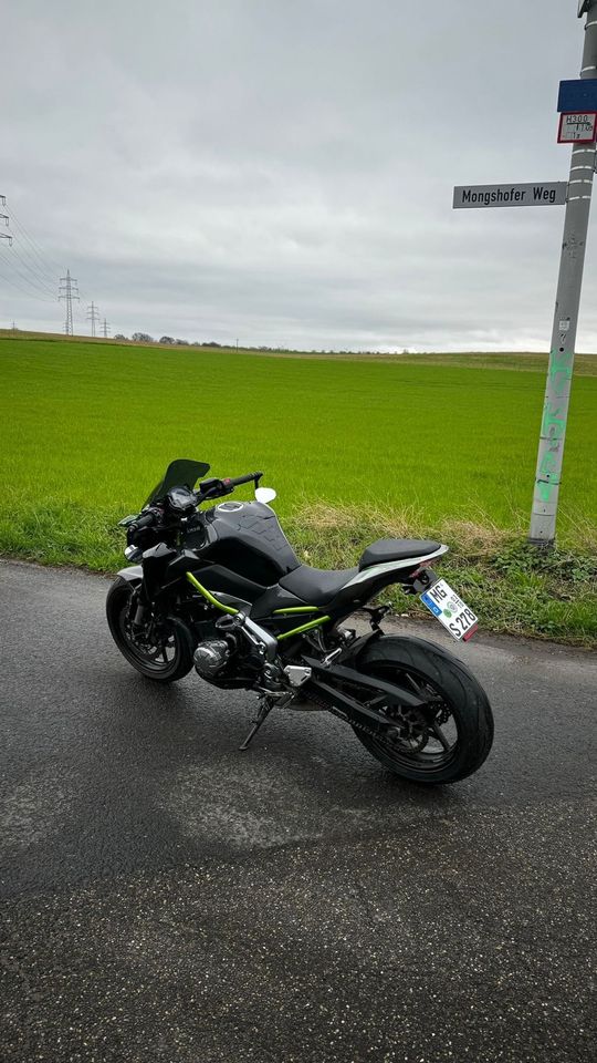 Kawasaki Z900 mieten / Motorrad mieten in Erkelenz