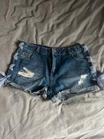 Damen Jeans-Shorts Größe L, neu und ungetragen, blau, kurze Hose Nordrhein-Westfalen - Herzebrock-Clarholz Vorschau