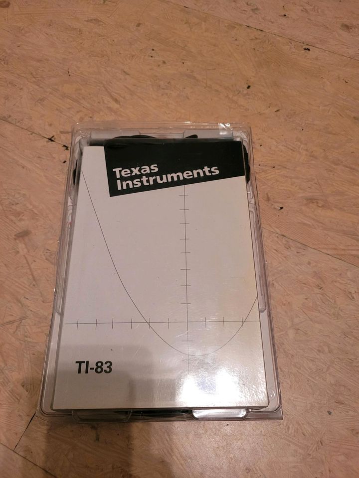 Texas Instrumentes TI-83 Taschenrechner in Heidenheim Mittelfr