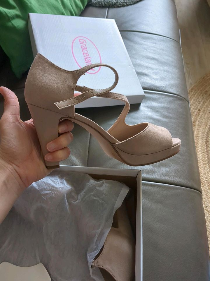 Sandaletten Beige Spangenpumps 41 neu Graceland Deichmann in Legden