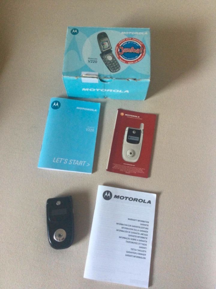 Motorola Handy Klapphandy V220 - Retro - mit OVP und m. Anleitung in Olching
