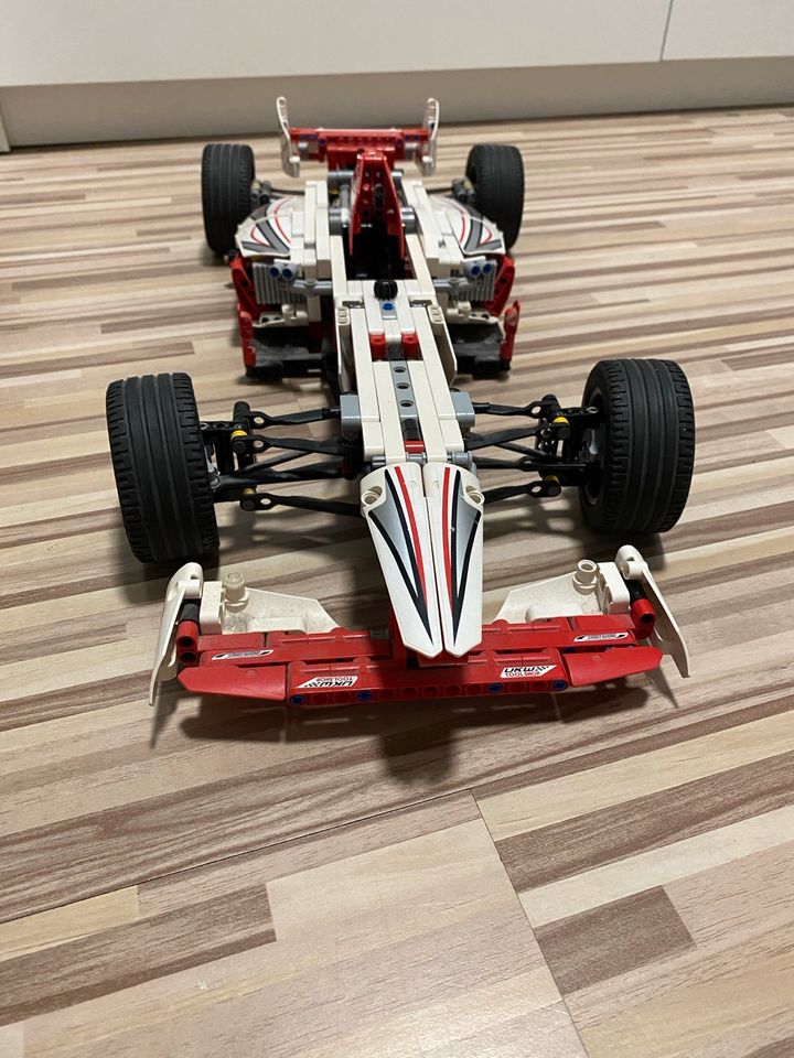 Lego Technic 42000 Formel 1 Auto Konvult RAR Spielzeug in Köln