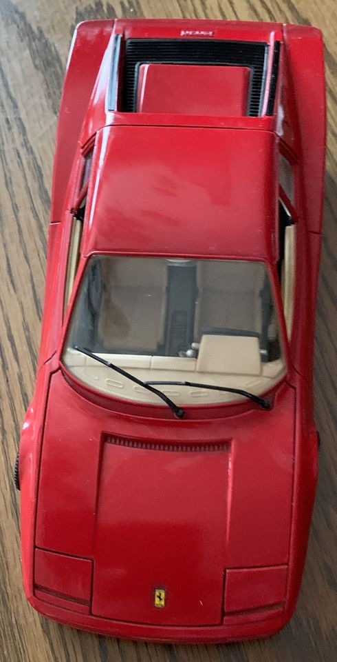 Modellauto 1/18 Ferrari Testarossa 1984 unbespielt in Willebadessen