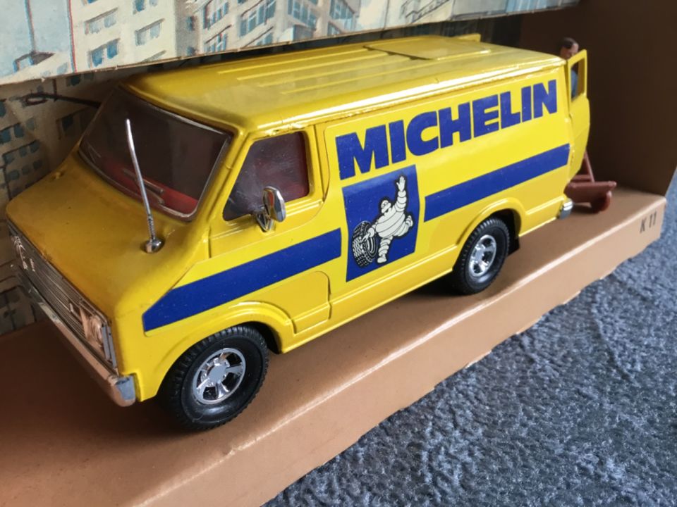 Matchbox SuperKings K11 Dodge Van Michelin OVP in Oberhausen