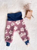 Handmade Baby Pumphose/ Teddyfell Flausch mitwachsend rosa Blumen Nordrhein-Westfalen - Porta Westfalica Vorschau