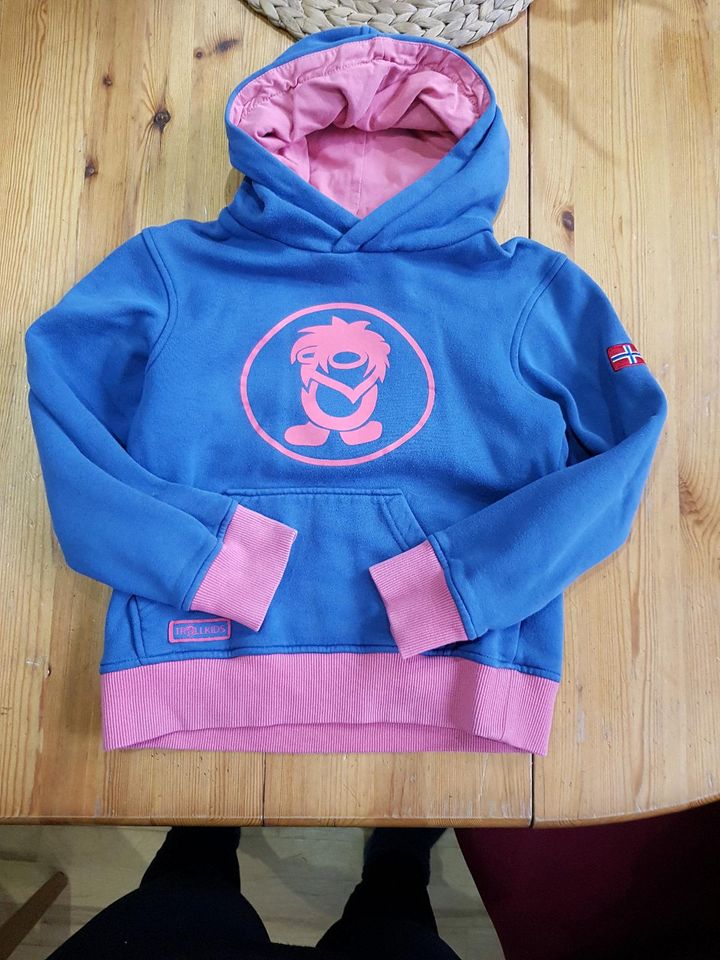 Trollkids Pullover Hoodie blau rosa Gr. 122/128❤ in Rommerskirchen